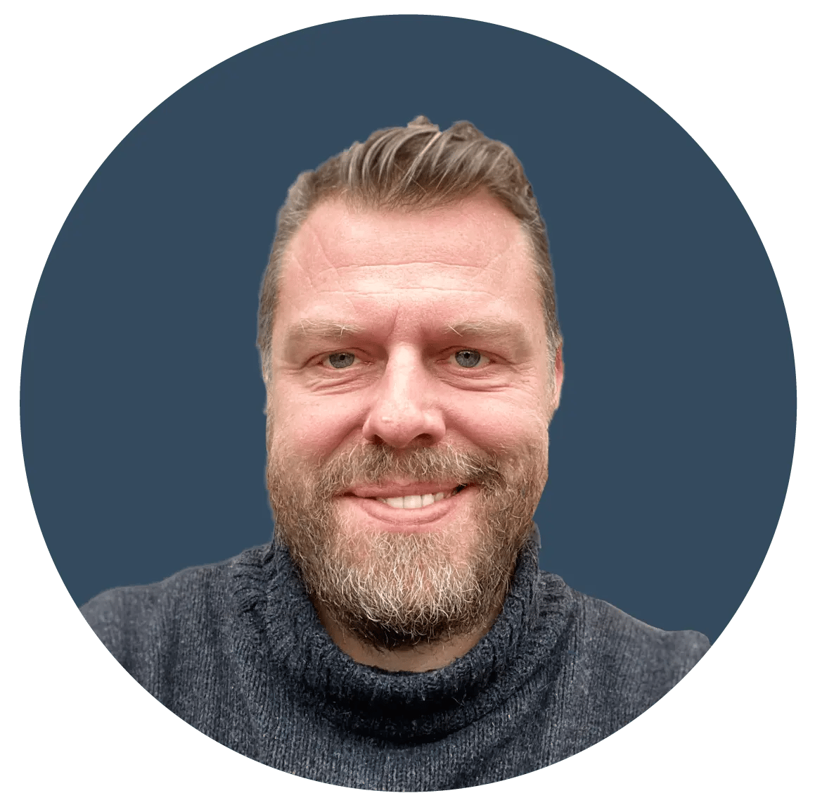 22Q4_Headshot-William-Van-Haevre_Blue